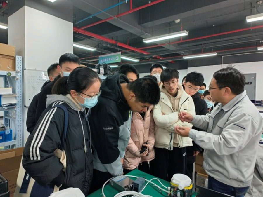 高新技术企业参观